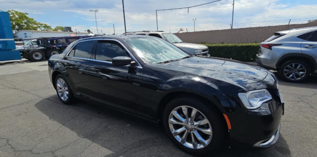 Used 2017 Chrysler 300 Limited Sedan