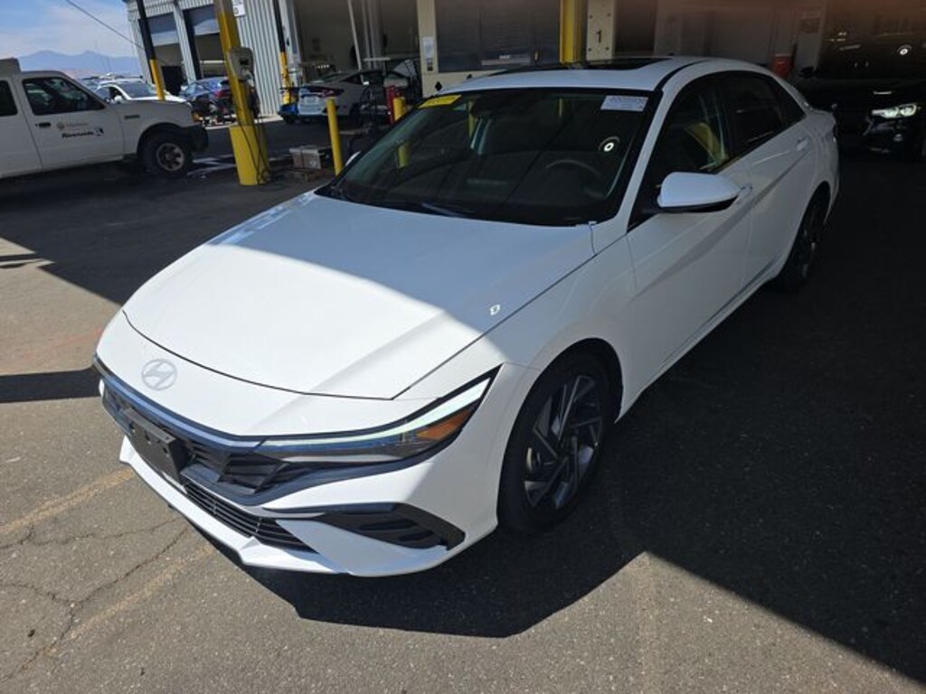 Used 2025 Hyundai Elantra SEL Convenience Sedan