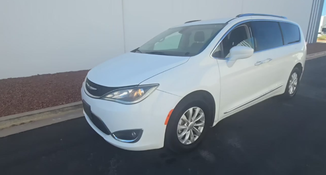  Chrysler Pacifica