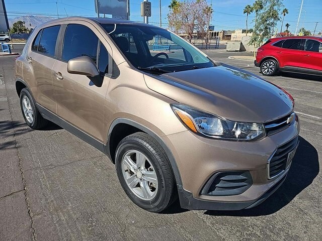 2018 Chevrolet Trax LS photo 2