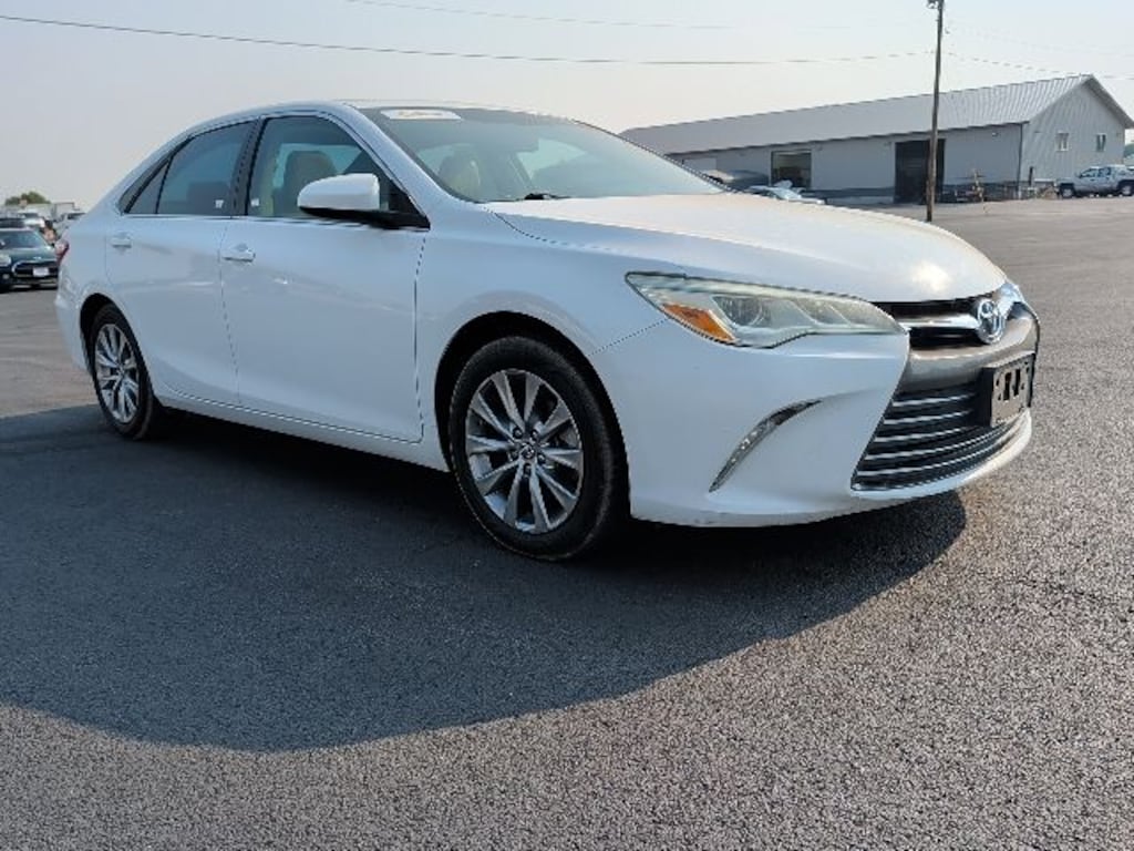 Used 2017 Toyota Camry XLE Sedan