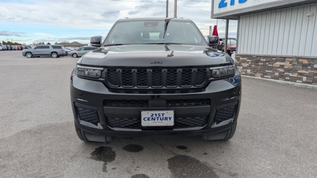 Used 2024 Jeep Grand Cherokee L Laredo SUV