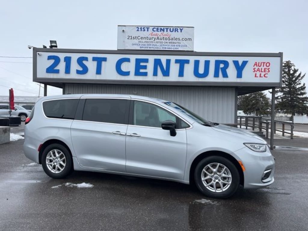 Used 2024 Chrysler Pacifica Touring L Van Passenger Van