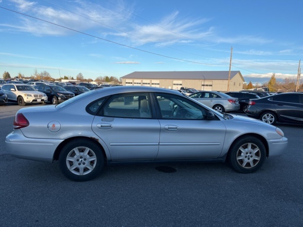 Used 2006 Ford Taurus SE Sedan
