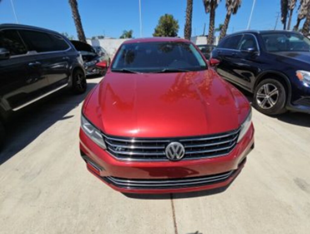 Used 2017 Volkswagen Passat 1.8T R-Line Sedan