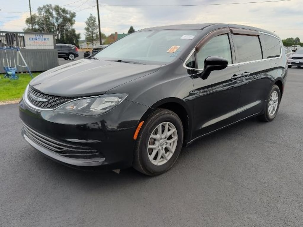 Used 2017 Chrysler Pacifica Touring Van