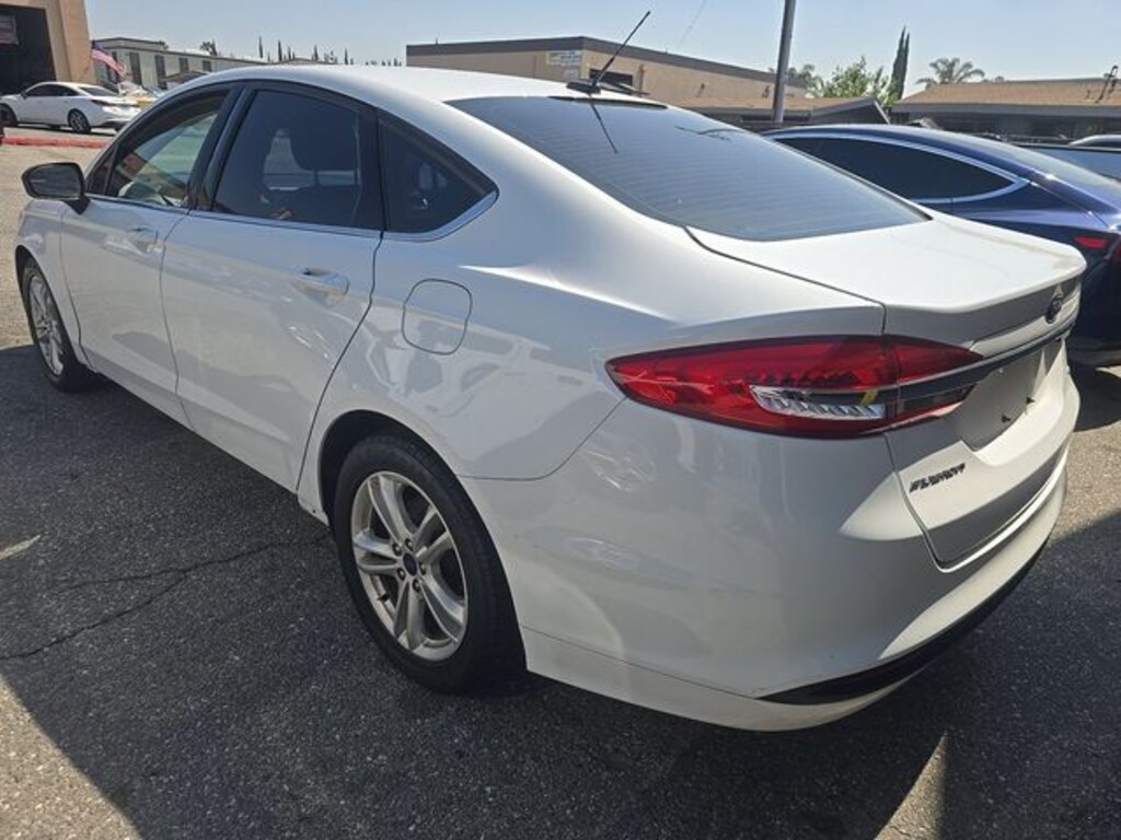 Used 2018 Ford Fusion SE Sedan