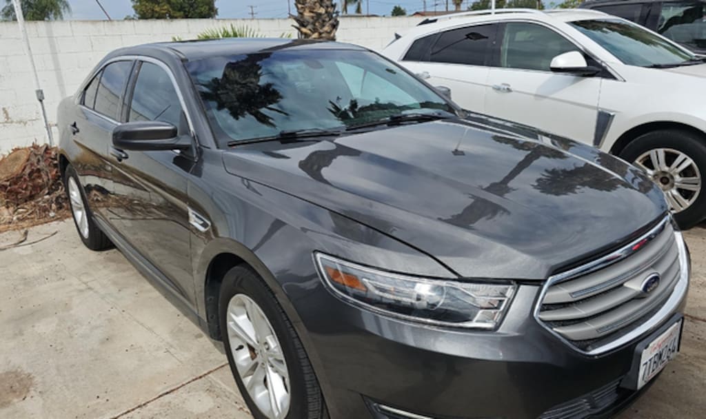 Used 2016 Ford Taurus SEL Sedan