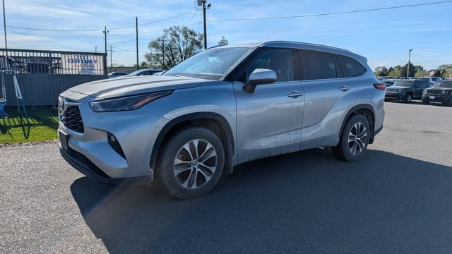 2022 Toyota Highlander XLE 4x4 V6's photo