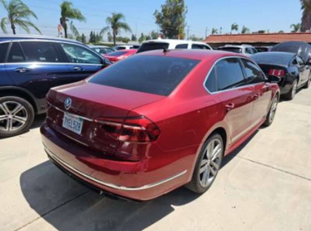 Used 2017 Volkswagen Passat 1.8T R-Line Sedan