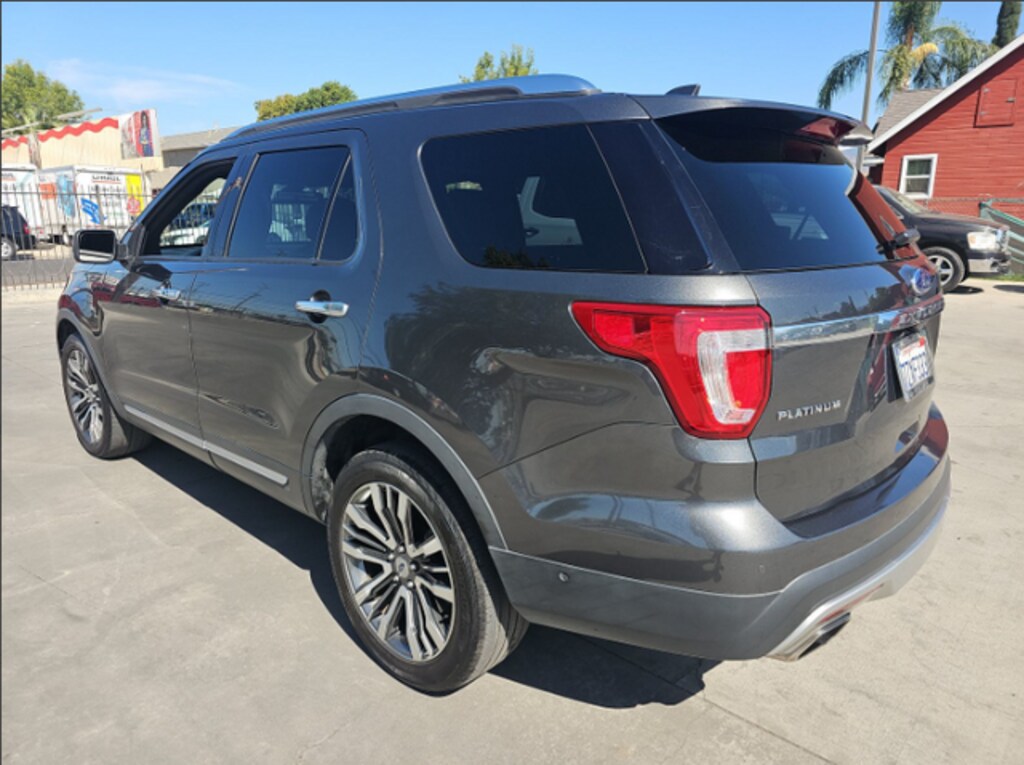 Used 2017 Ford Explorer Platinum SUV