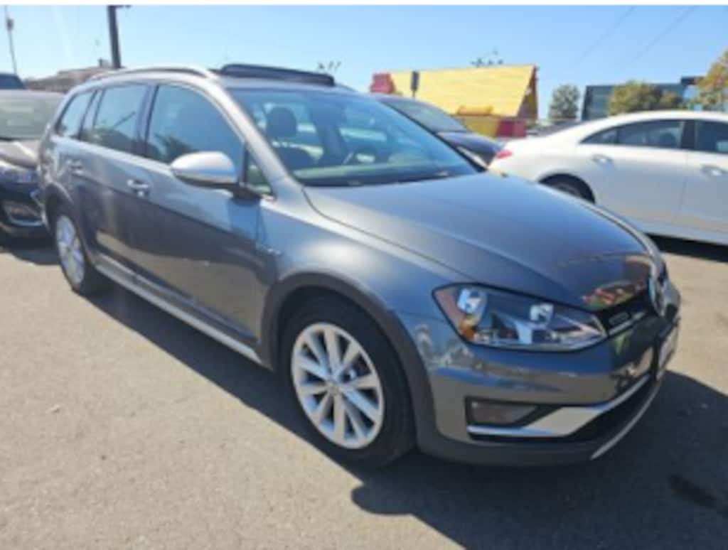 Used 2017 Volkswagen Golf Alltrack TSI SE 4MOTION Wagon