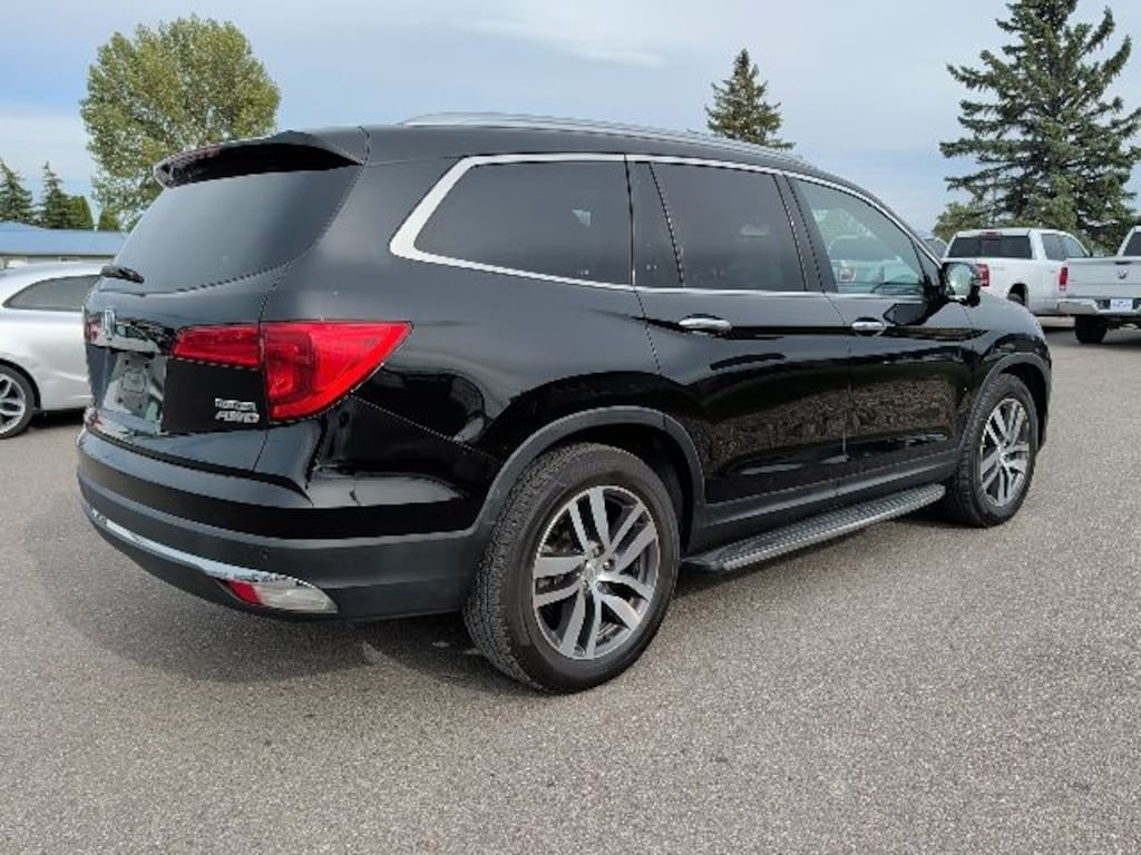 Used 2018 Honda Pilot Touring AWD SUV