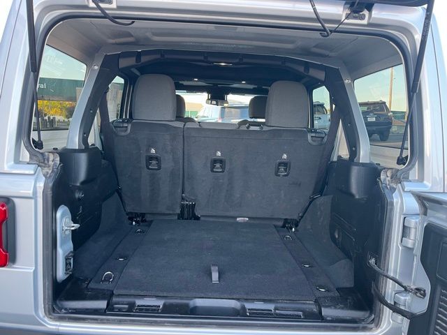 2024 Jeep Wrangler 4-Door Sahara - Photo 30
