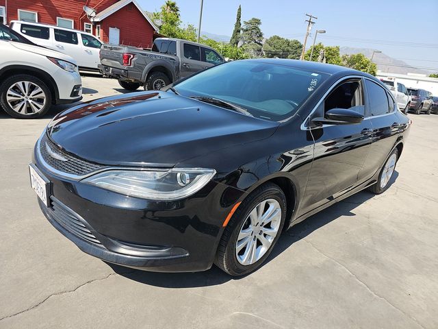 2016 Chrysler 200 Touring's photo