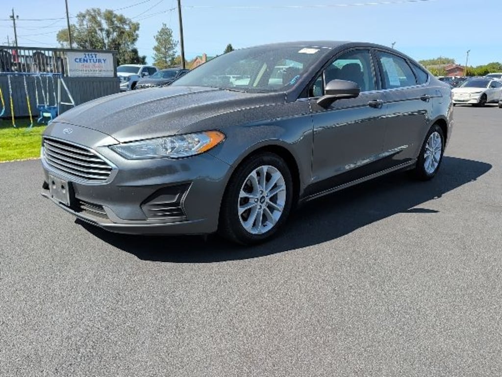 Used 2020 Ford Fusion SE Sedan