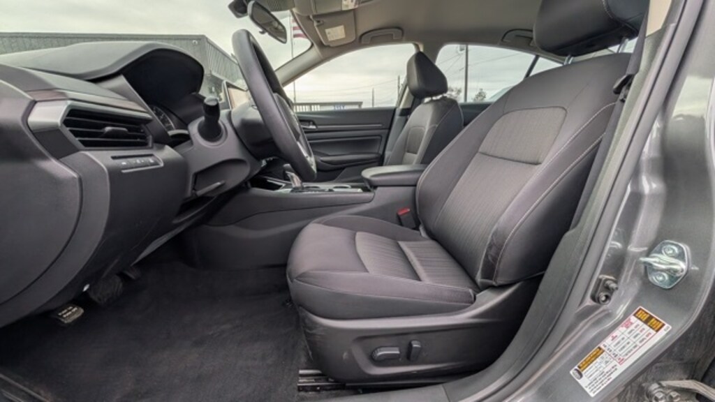 Used 2024 Nissan Altima 2.5 SV Sedan