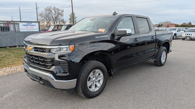 2025 Chevrolet Silverado 1500 LT's photo