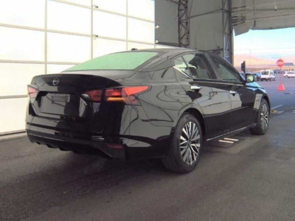 Used 2025 Nissan Altima SV Sedan