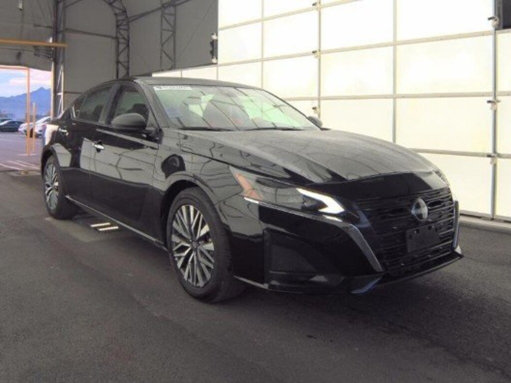 Used 2025 Nissan Altima SV Sedan