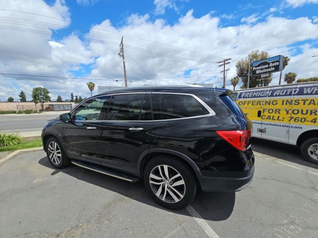 Used 2018 Honda Pilot Touring AWD SUV