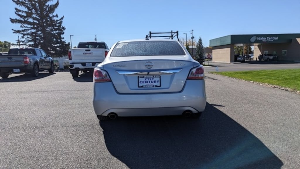 Used 2015 Nissan Altima 2.5 SV Sedan