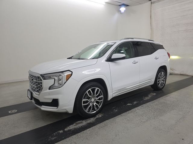 2023 GMC Terrain Denali AWD's photo
