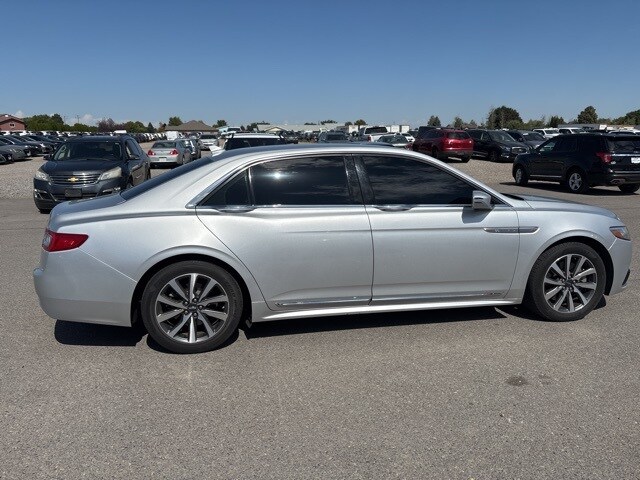 2018 Lincoln Continental Premiere photo 2