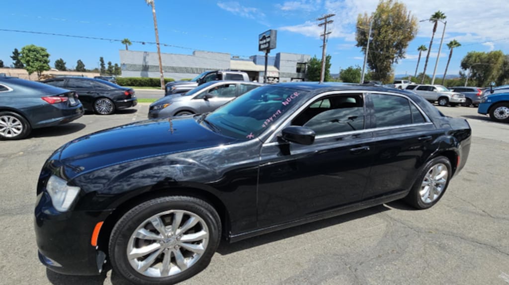 Used 2017 Chrysler 300 Limited Sedan