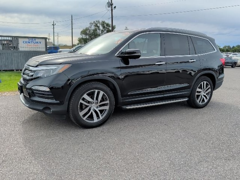 Used 2018 Honda Pilot Touring AWD SUV