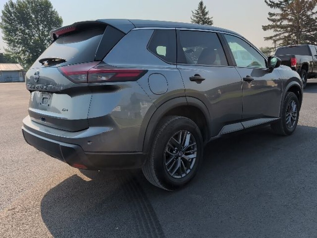 Used 2024 Nissan Rogue S SUV