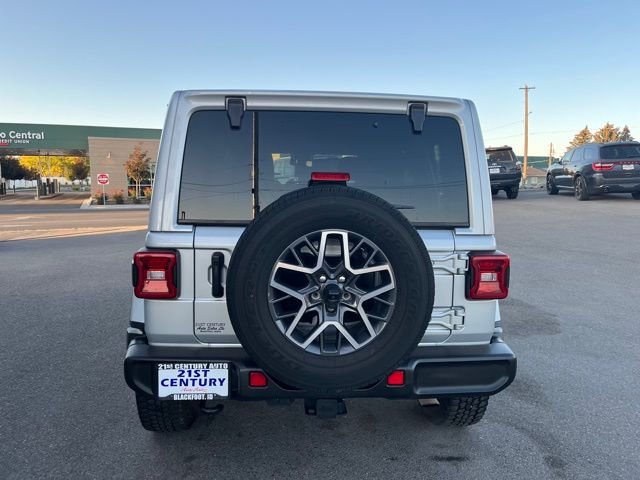 2024 Jeep Wrangler 4-Door Sahara - Photo 9