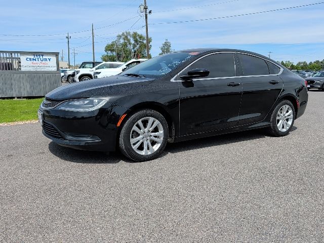 2016 Chrysler 200 Touring's photo