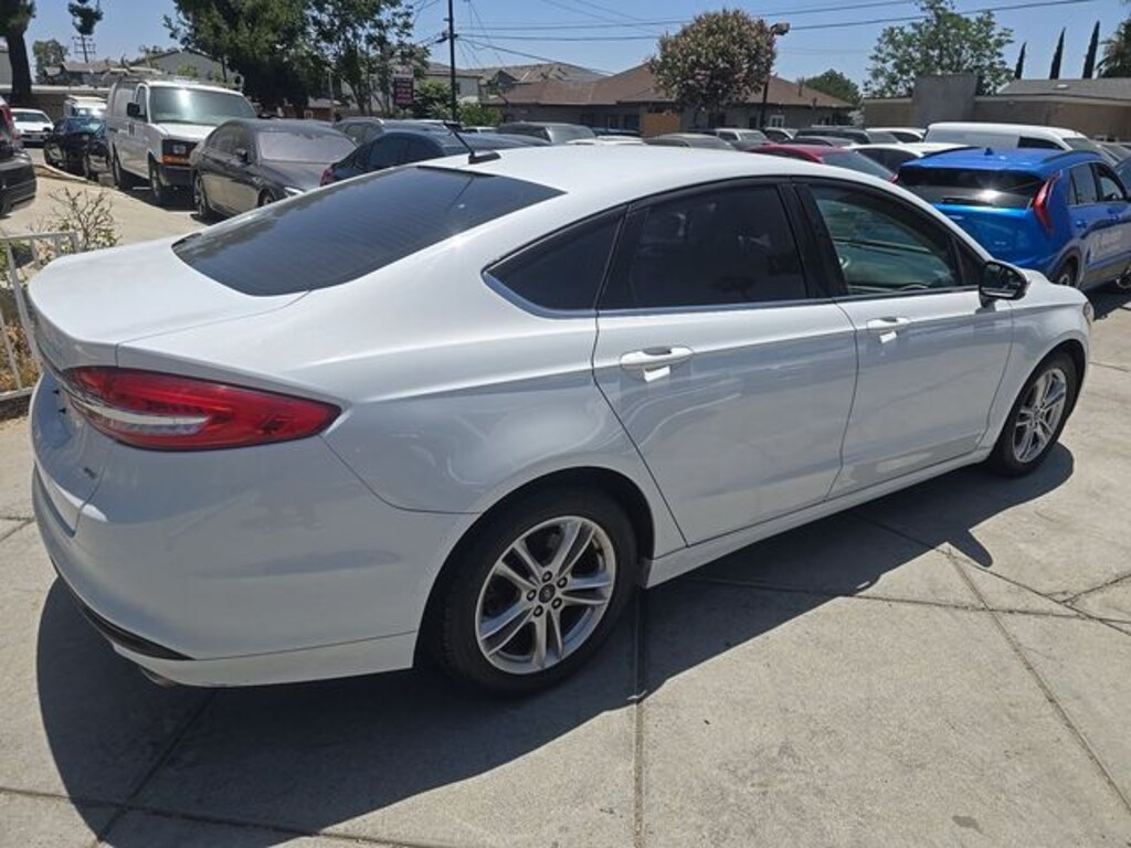 Used 2018 Ford Fusion SE Sedan