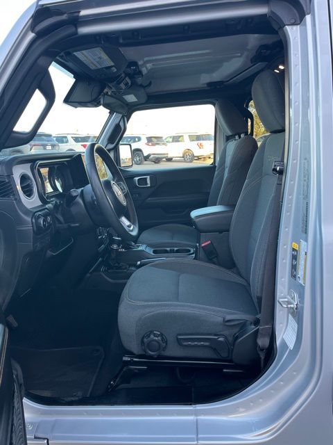 2024 Jeep Wrangler 4-Door Sahara - Photo 25
