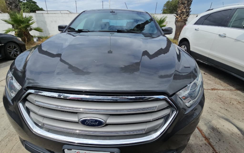 Used 2016 Ford Taurus SEL Sedan