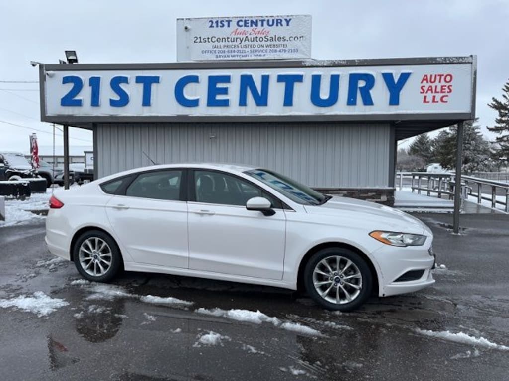 Used 2017 Ford Fusion SE Sedan