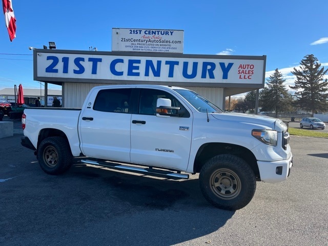 2014 Toyota Tundra SR5's photo