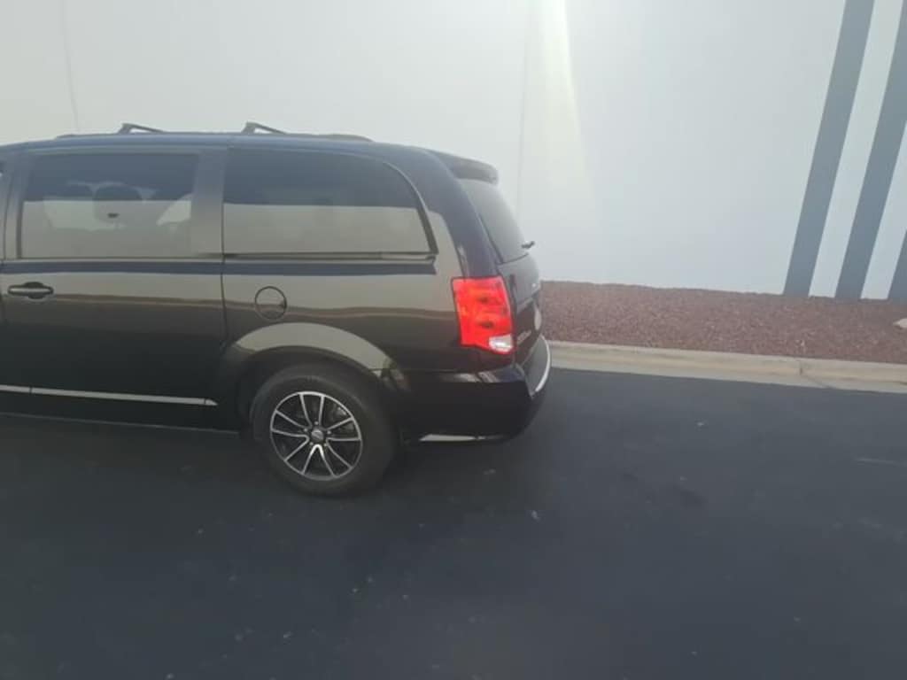 Used 2018 Dodge Grand Caravan GT Van Passenger Van