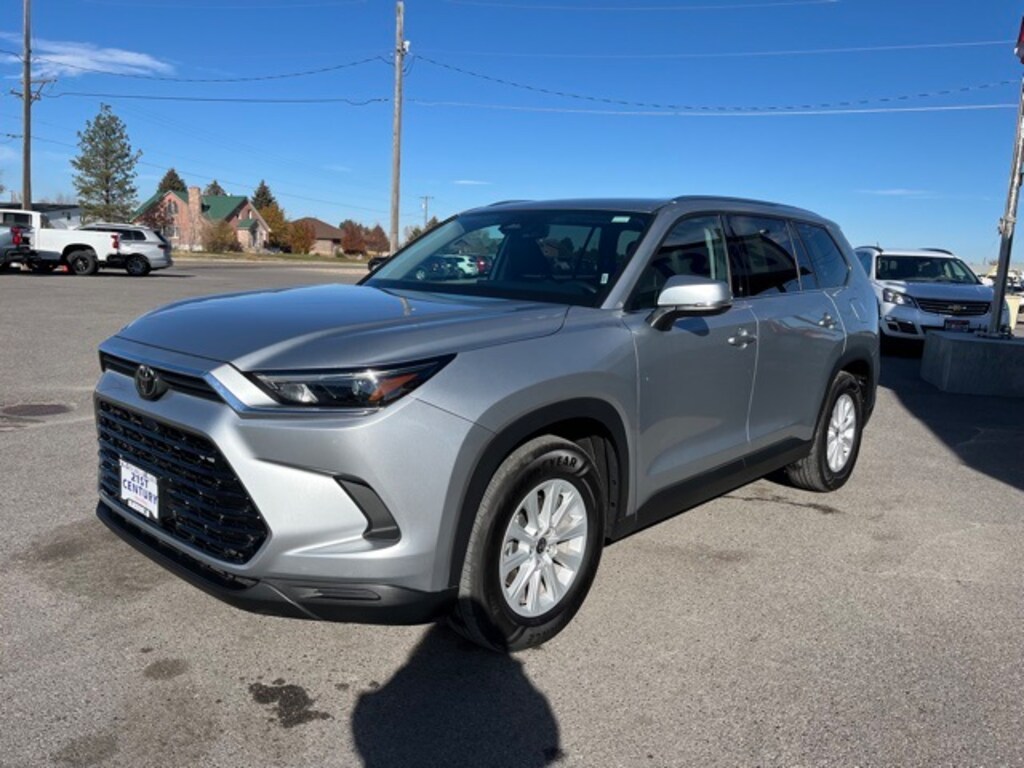 Used 2025 Toyota Grand Highlander LE SUV