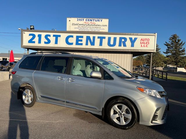 2020 Toyota Sienna LE
