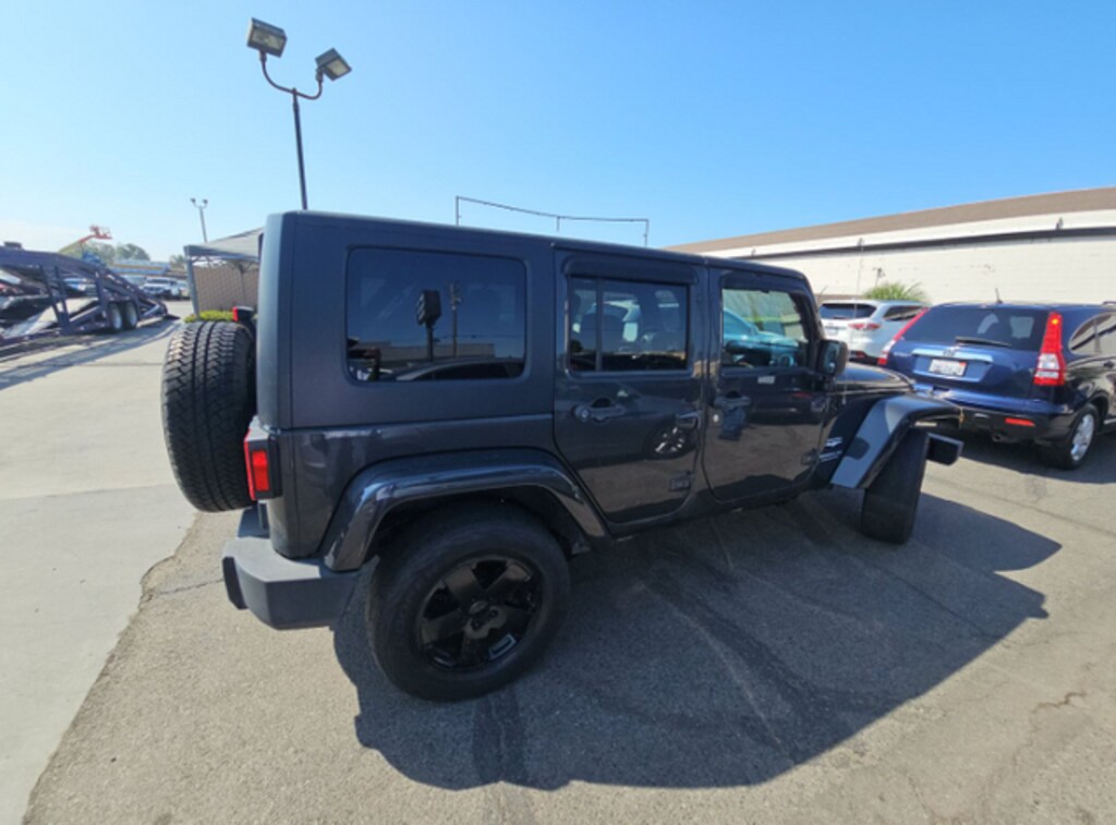 Used 2010 Jeep Wrangler Unlimited Sahara SUV