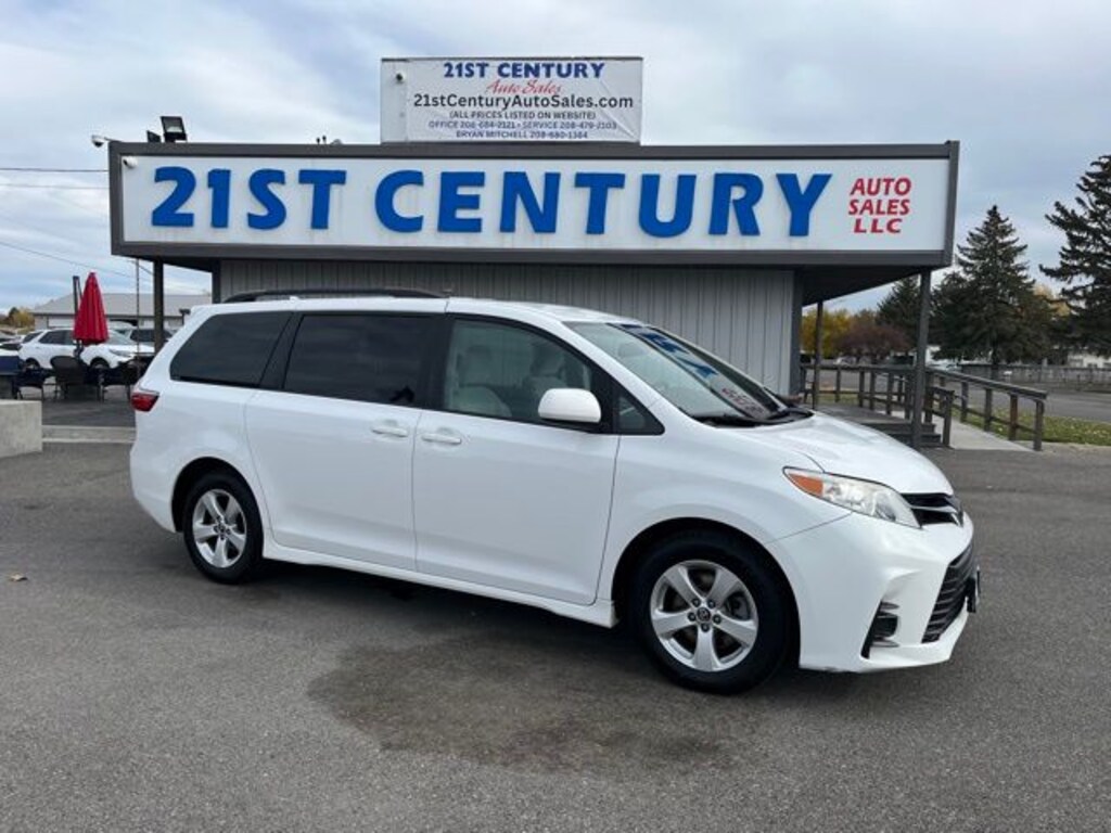 Used 2018 Toyota Sienna LE 8 Passenger Van Passenger Van