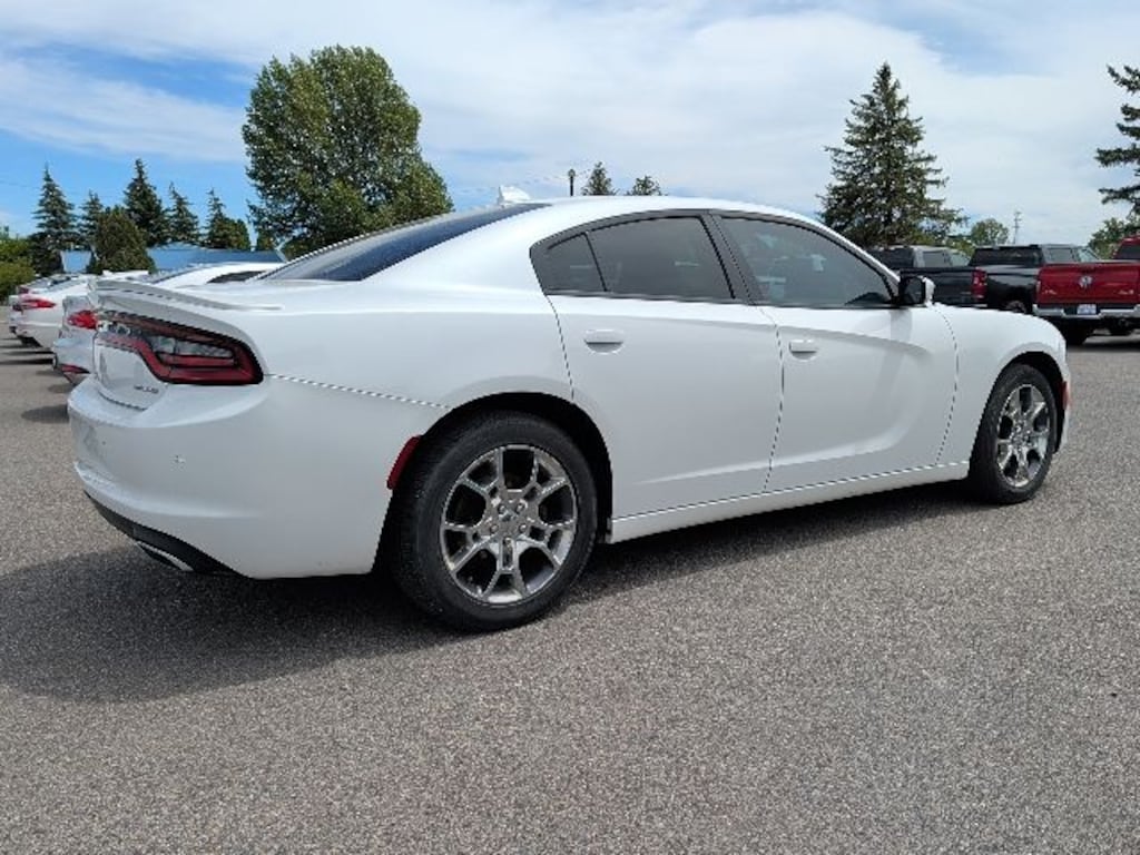 Used 2015 Dodge Charger SXT Sedan