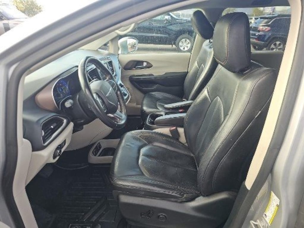 Used 2018 Chrysler Pacifica Touring L Van
