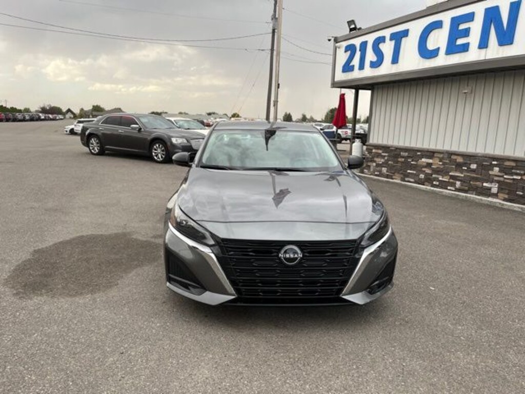 Used 2024 Nissan Altima 2.5 SV Sedan