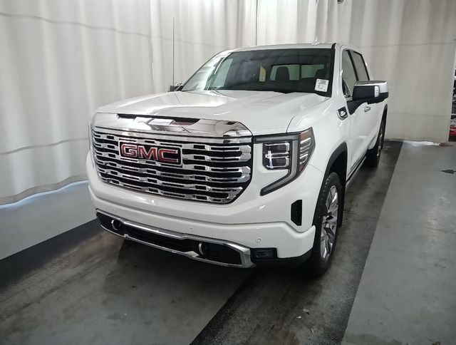 2024 GMC Sierra Denali 4WD Crew Cab Short Box's photo