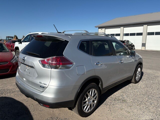 2014 Nissan Rogue SL photo 2