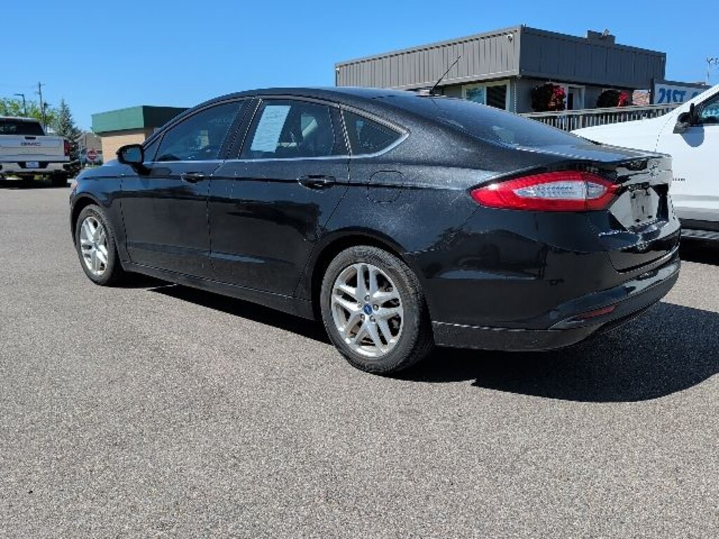 Used 2015 Ford Fusion SE Sedan