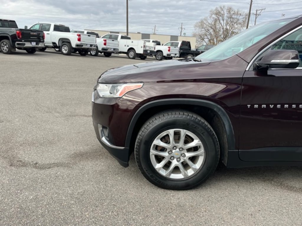 Used 2020 Chevrolet Traverse LT Cloth w/1LT SUV